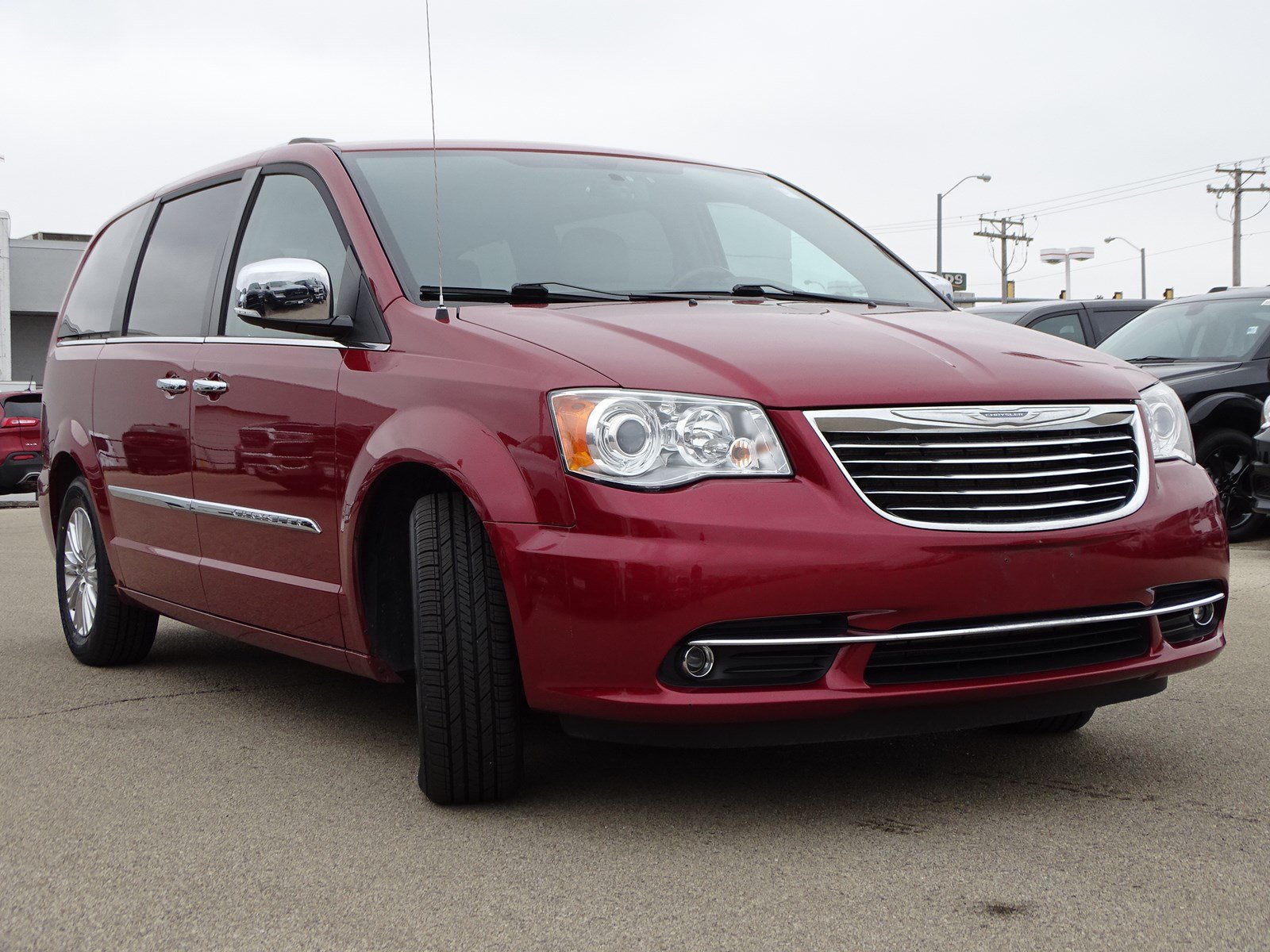 Pre-Owned 2015 Chrysler Town & Country Limited Platinum Mini-van